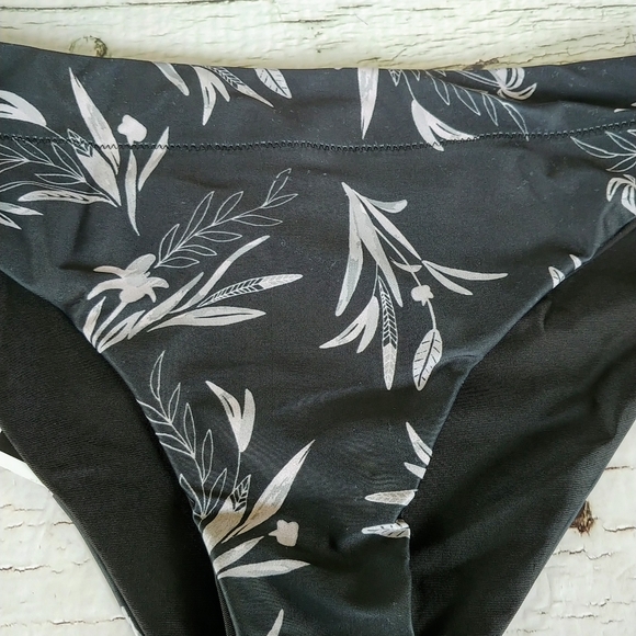 NWT-Lira Bikini bottoms Reversible Floral SZ S - Picture 10 of 15